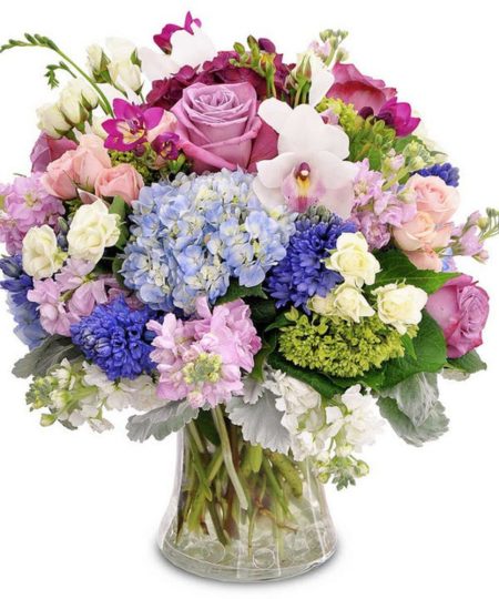 Our designers choose only the best and most fragrant flowers for this stunning bouquet.